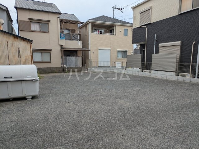 20/27 駐車場