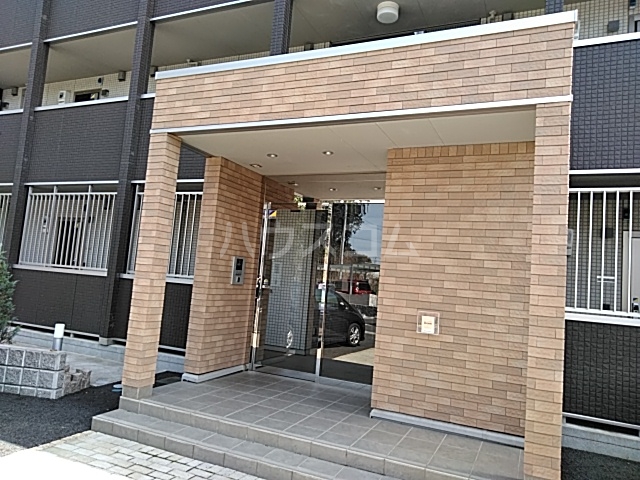 25/30 エントランス