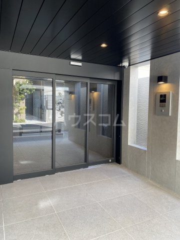 22/30 エントランス