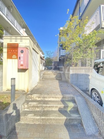 2/4 エントランス