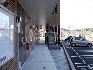 14/18 エントランス