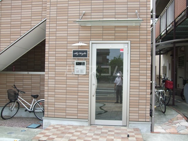 26/30 エントランス