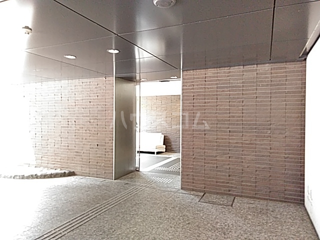 28/30 エントランス