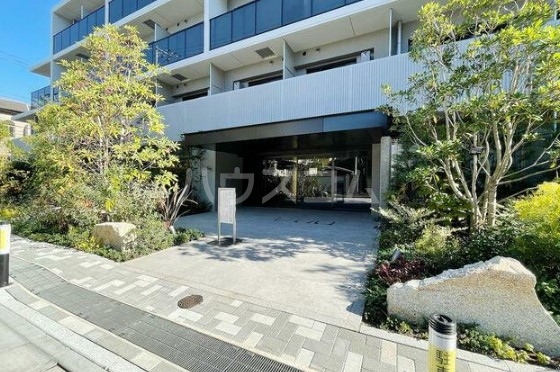 14/23 エントランス