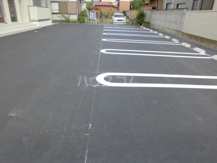 16/17 駐車場