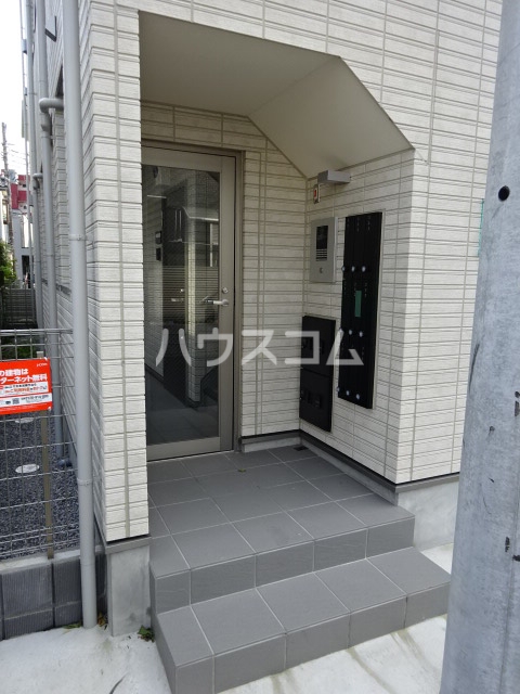 20/30 エントランス
