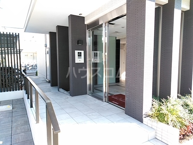 29/30 エントランス