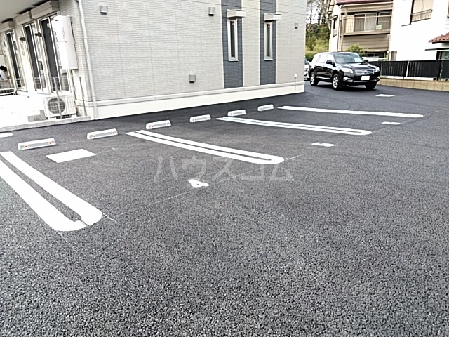 2/3 駐車場