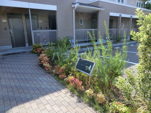 27/30 エントランス