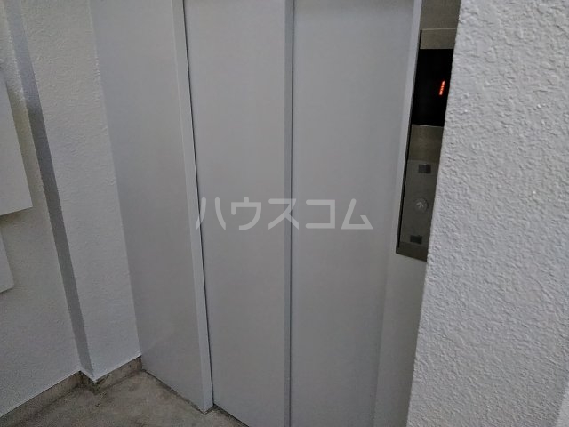 20/27 エントランス