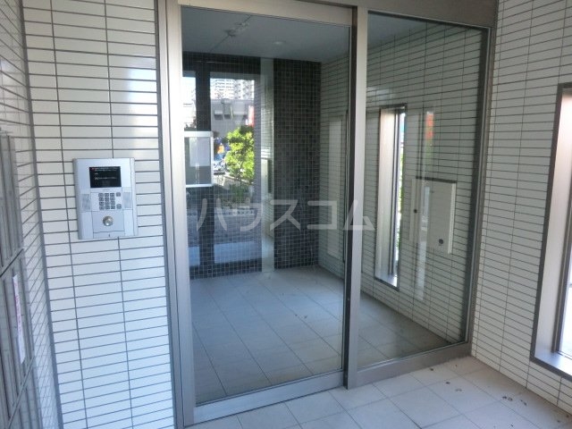 21/23 エントランス