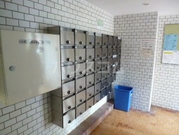 18/28 エントランス