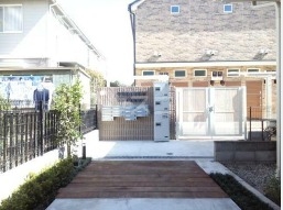 22/30 エントランス