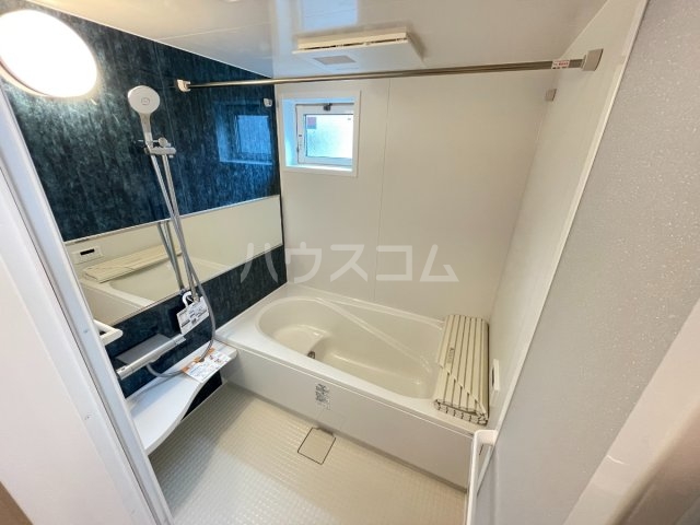 13/30 浴室
