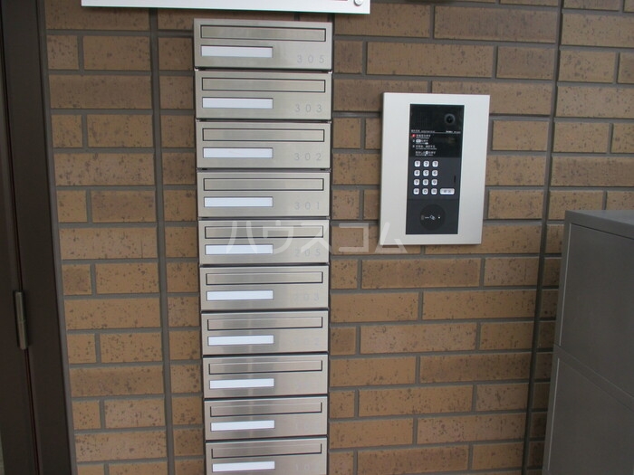 18/20 エントランス