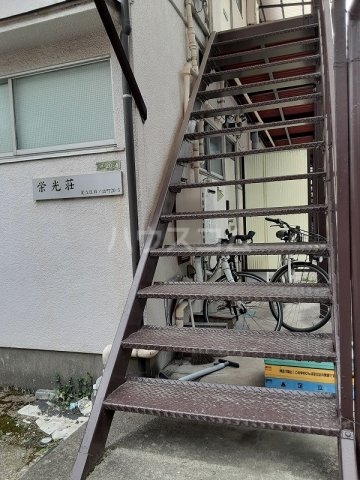 2/2 エントランス