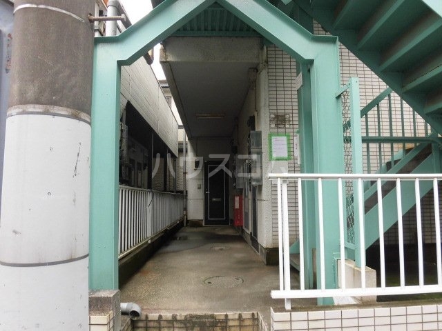 22/30 エントランス