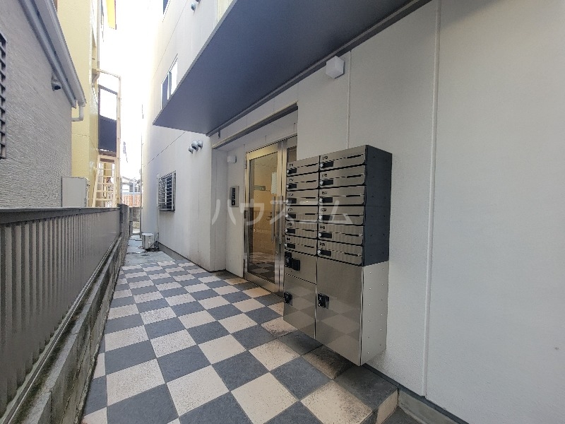 22/30 エントランス