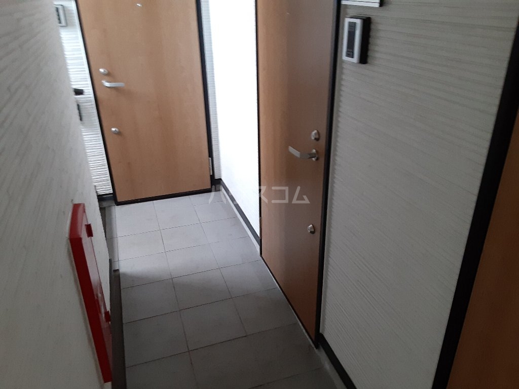 23/24 エントランス