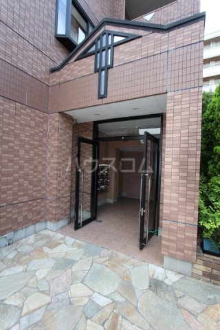 28/30 エントランス