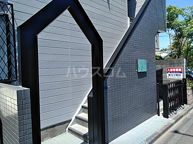 28/29 エントランス