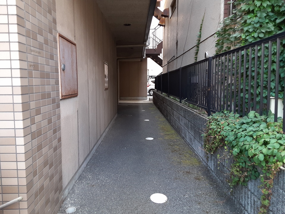 21/27 エントランス