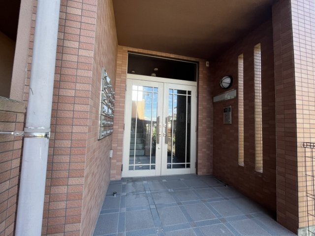 21/30 エントランス