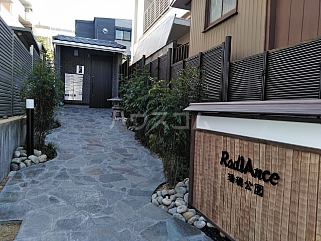 29/30 エントランス