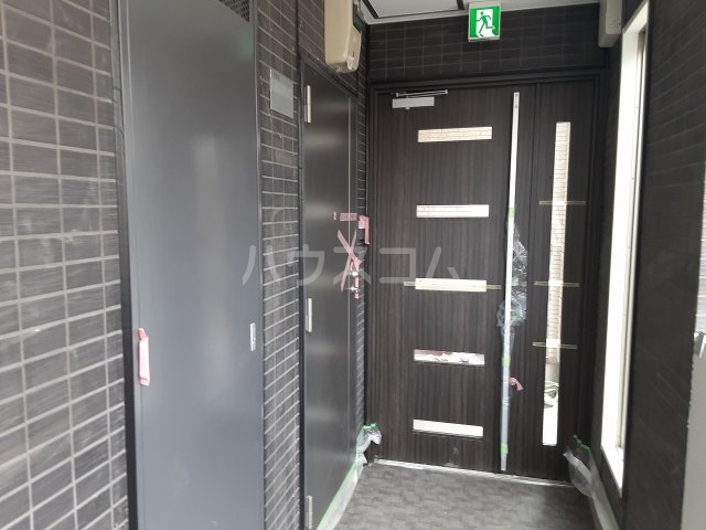 25/30 エントランス