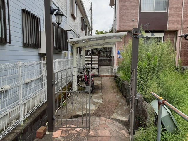 28/30 エントランス