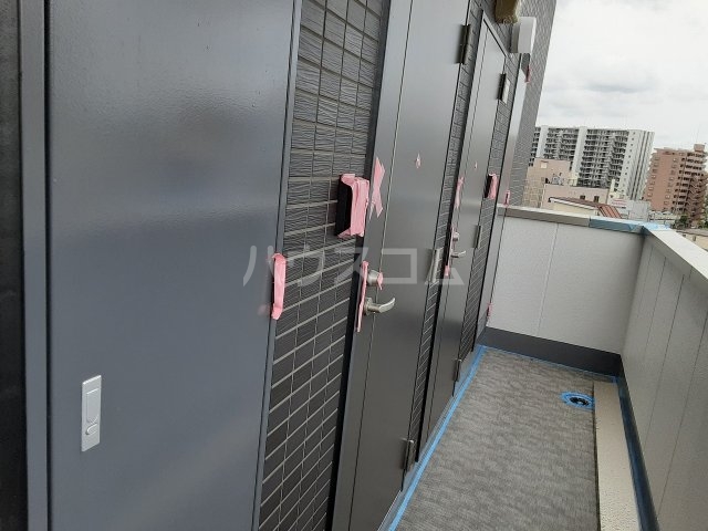 25/30 エントランス