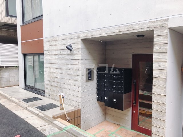 2/2 エントランス