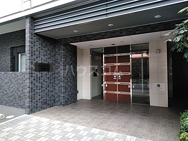 20/30 エントランス