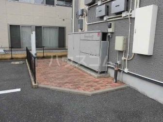 16/25 エントランス