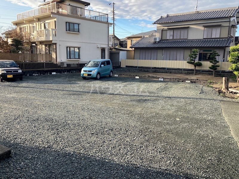 16/25 駐車場