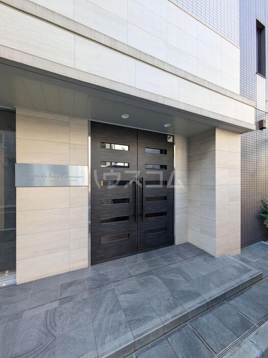 25/30 エントランス