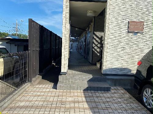 13/18 エントランス