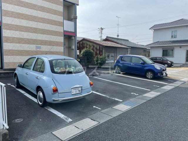 16/25 駐車場