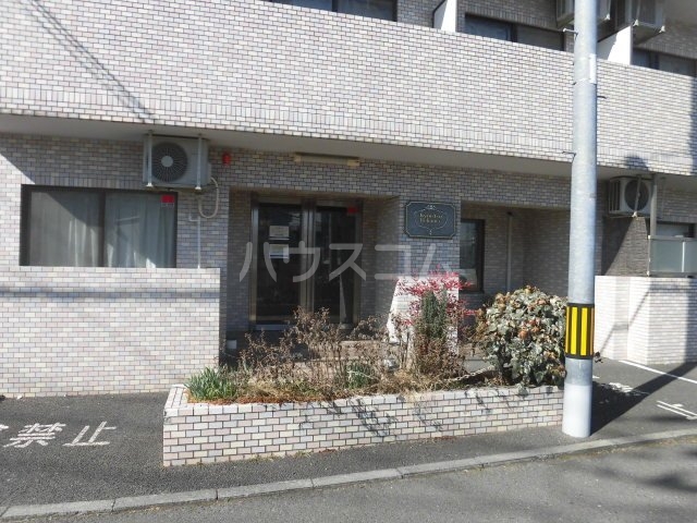 28/30 エントランス