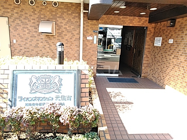 24/27 エントランス