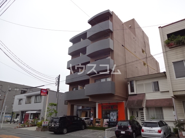 16/19 エントランス