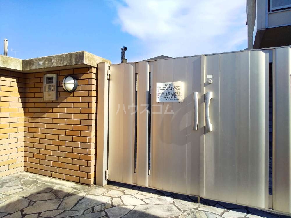 15/19 エントランス