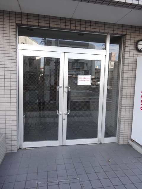 21/30 エントランス