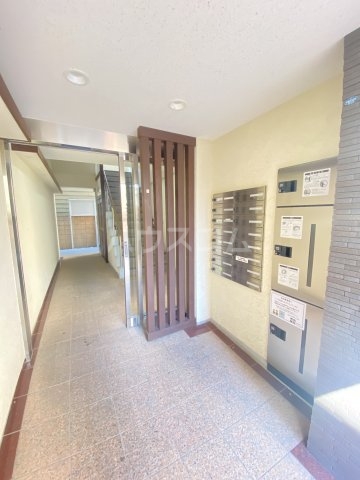 21/30 エントランス