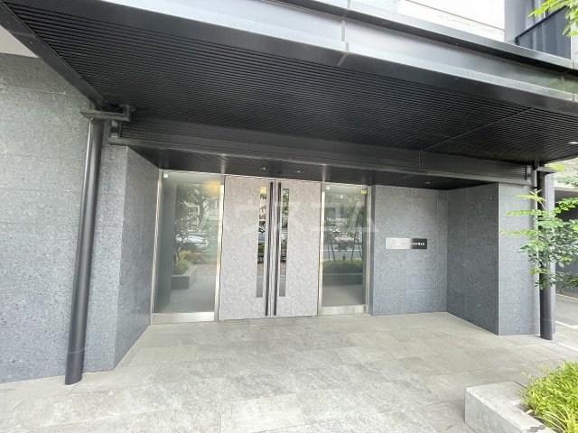 21/30 エントランス