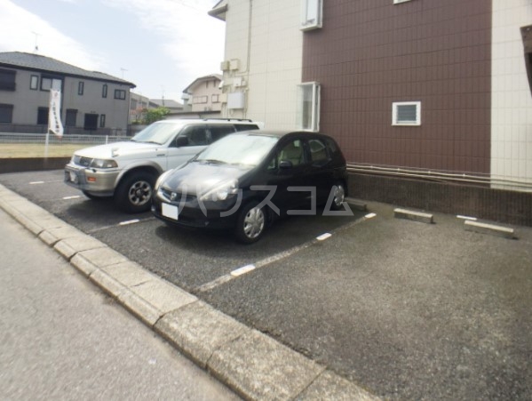 26/28 駐車場