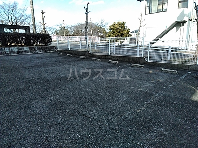 28/30 駐車場