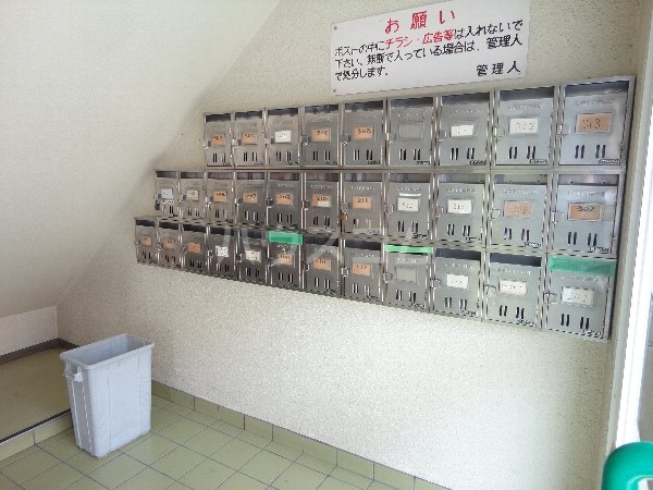 23/30 エントランス