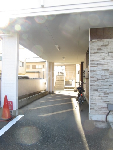 25/30 エントランス