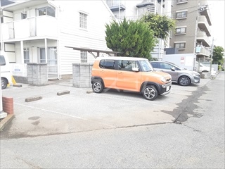 18/28 駐車場